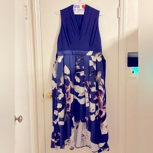 SLNY dress size 16 beautiful full length, navy blue with floral pattern